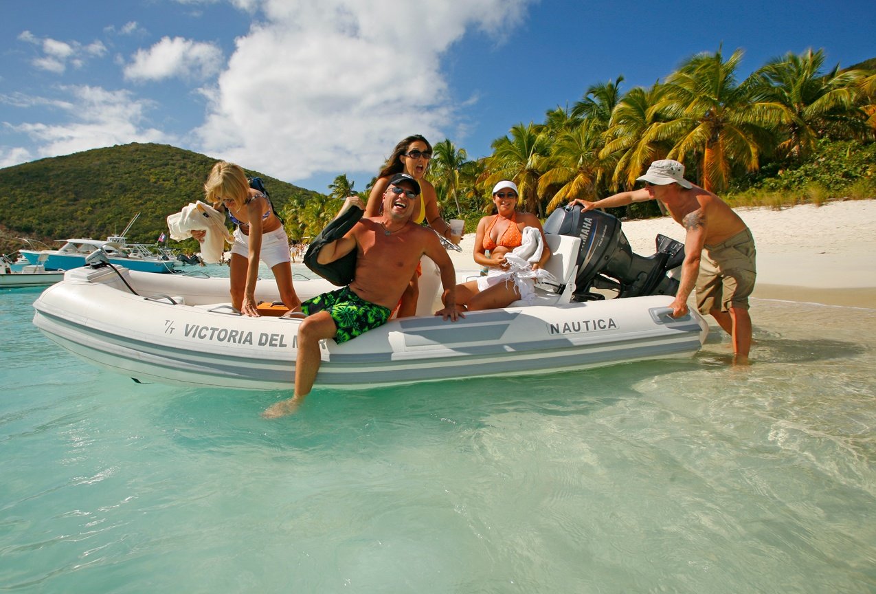 catamaran charter excursion